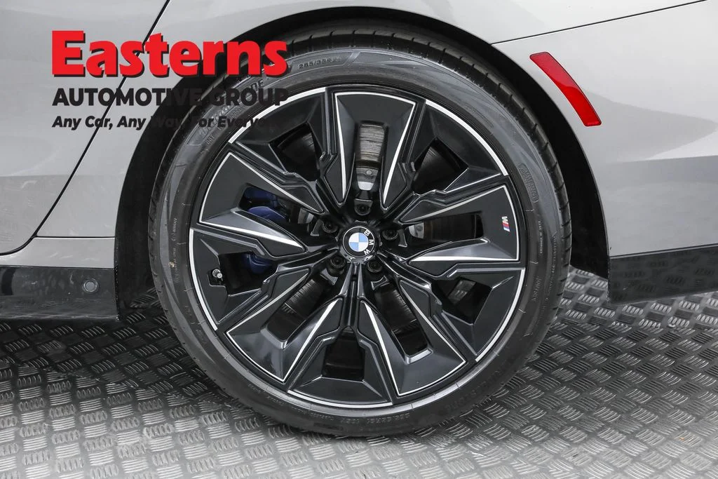 Used 2023 Gray BMW 760i xDrive image 36