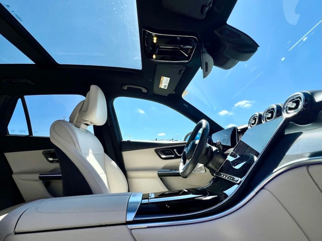 Certified Used 2026  Mercedes-Benz GLC 300 image 10