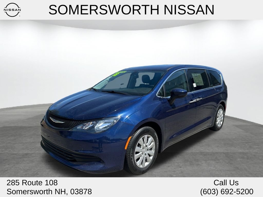 2018 Chrysler Pacifica L's photo