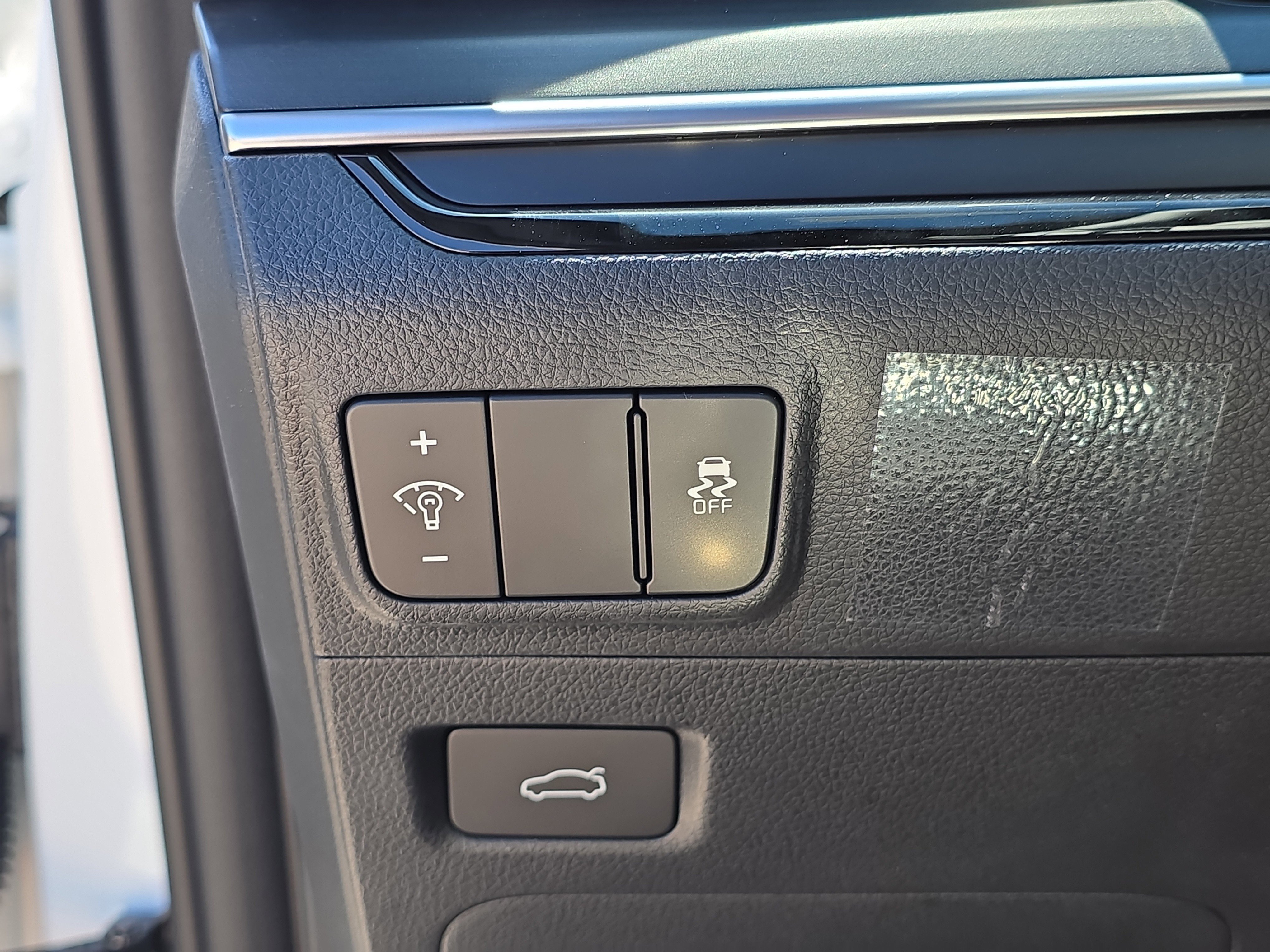 New 2026 Snow White Pearl Kia GT-Line FWD image 29