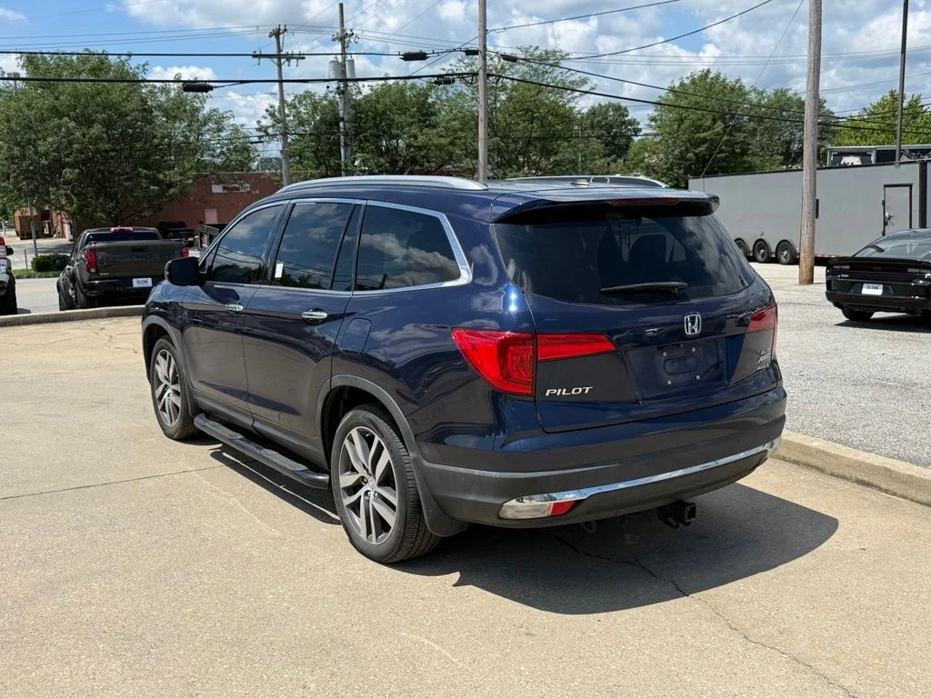 Used 2018 Blue Honda Elite image 8