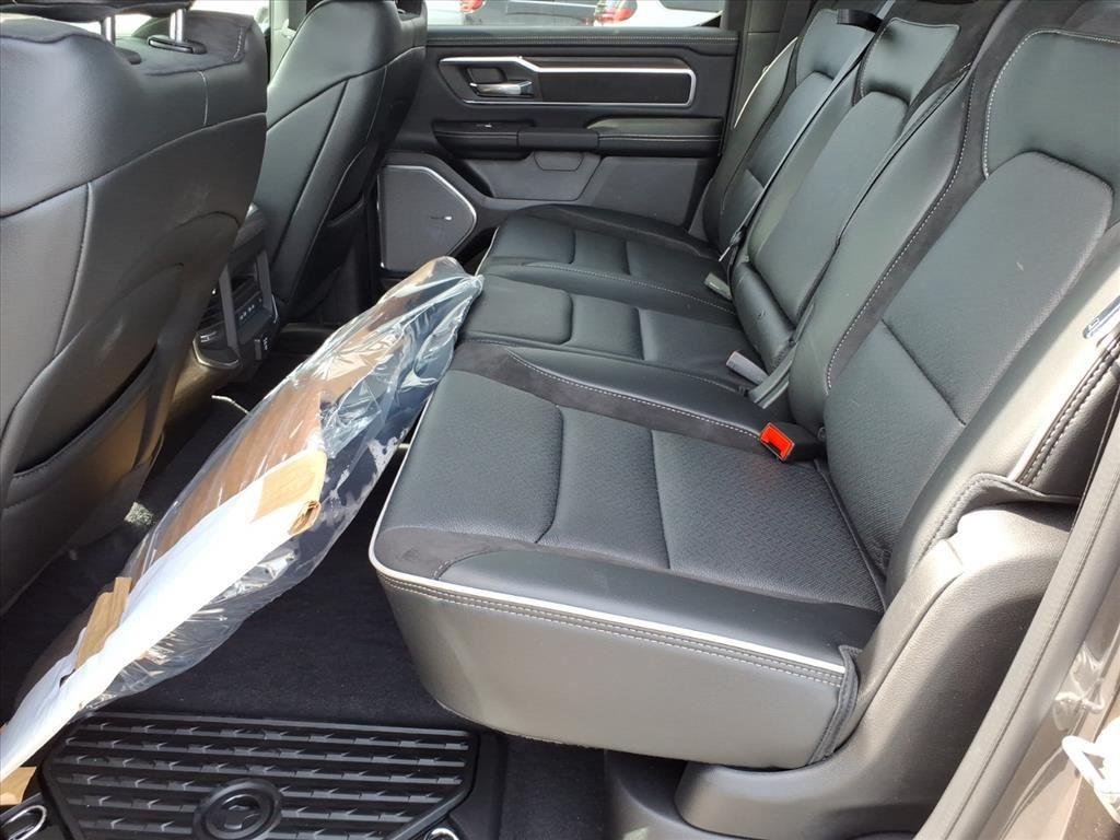 New 2026 Granite Crystal Metallic Clear-Coat Exterior Paint RAM Laramie image 5