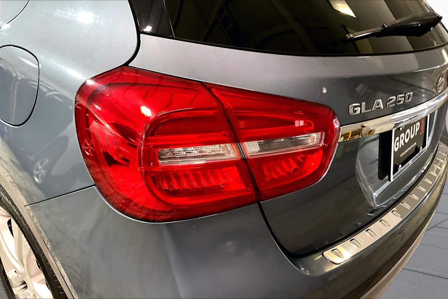 Used 2015 Universe Blue Metallic Mercedes-Benz GLA 250 image 28