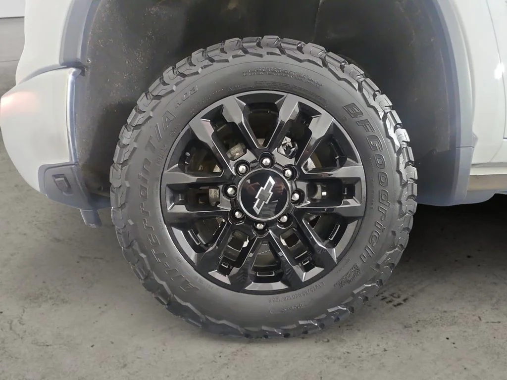 2025 Chevrolet Silverado 3500HD LT - Photo 14