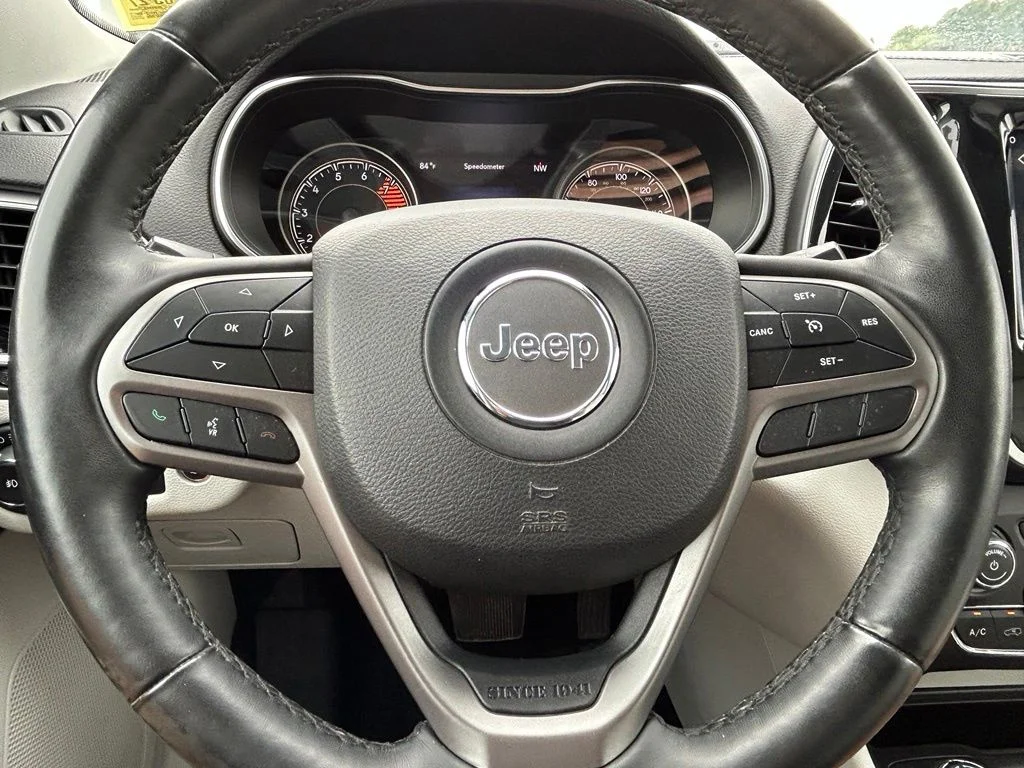 Used 2019 Red Jeep Limited image 27