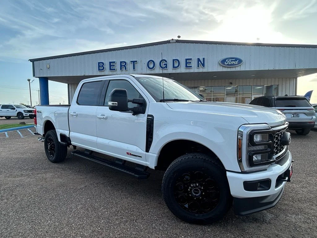 New 2026 Star White Metallic Tri-Coat Ford F-250® Lariat® image 1