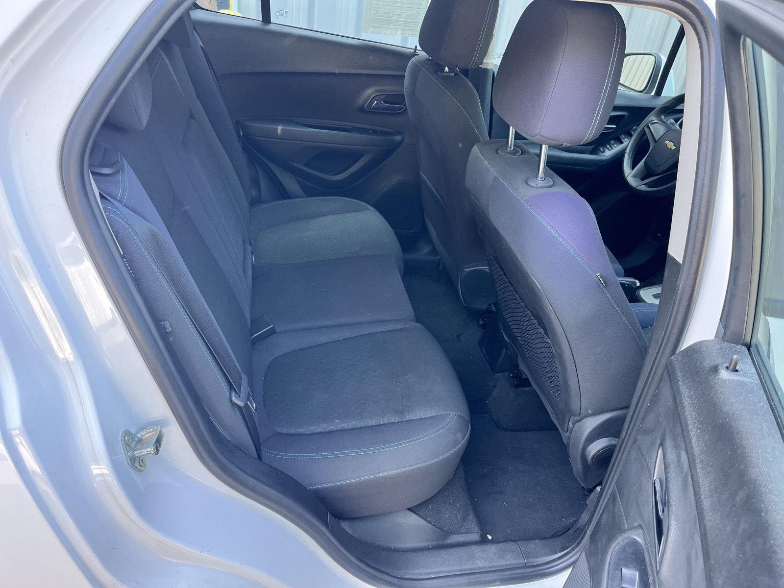 Used 2015 Summit White Chevrolet LS image 13