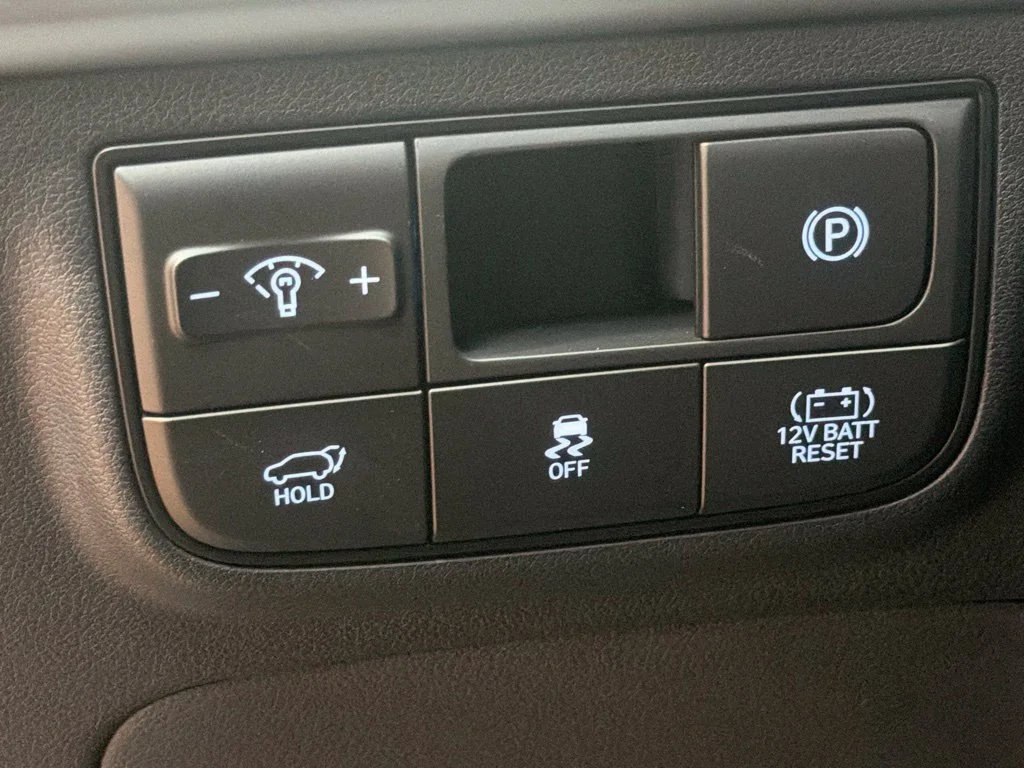 New 2026 Amazon Gray Hyundai SEL image 23
