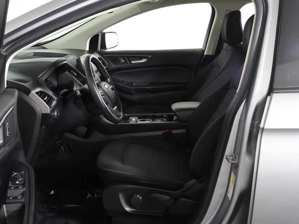 Used 2022 Silver Ford SE image 22