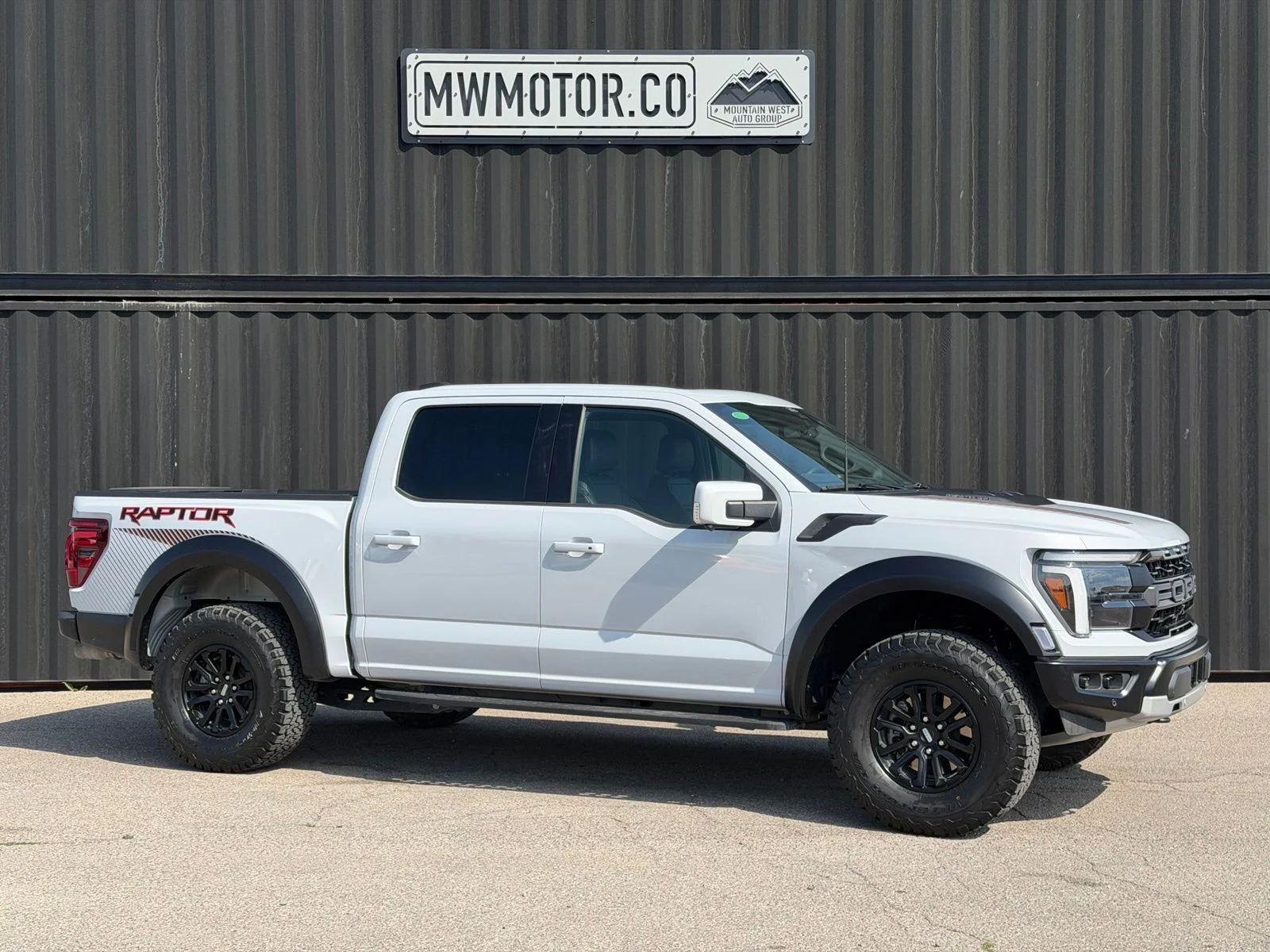 Used 2025 White Ford Raptor image 1