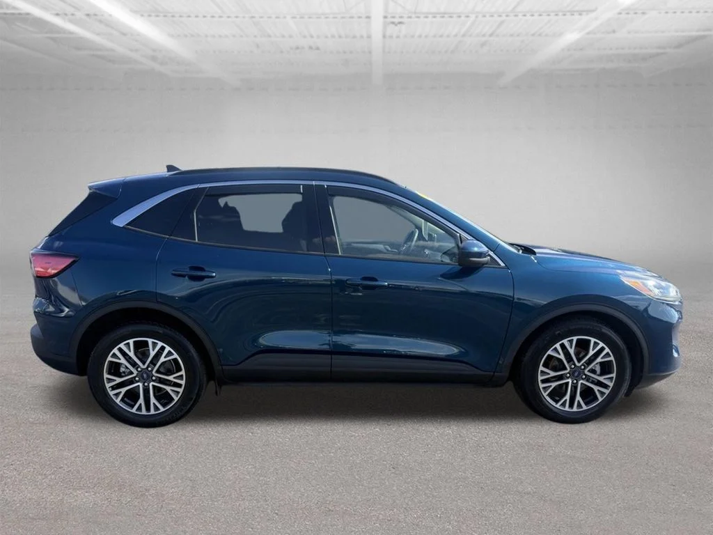 Used 2020 Green Metallic Ford SEL image 3