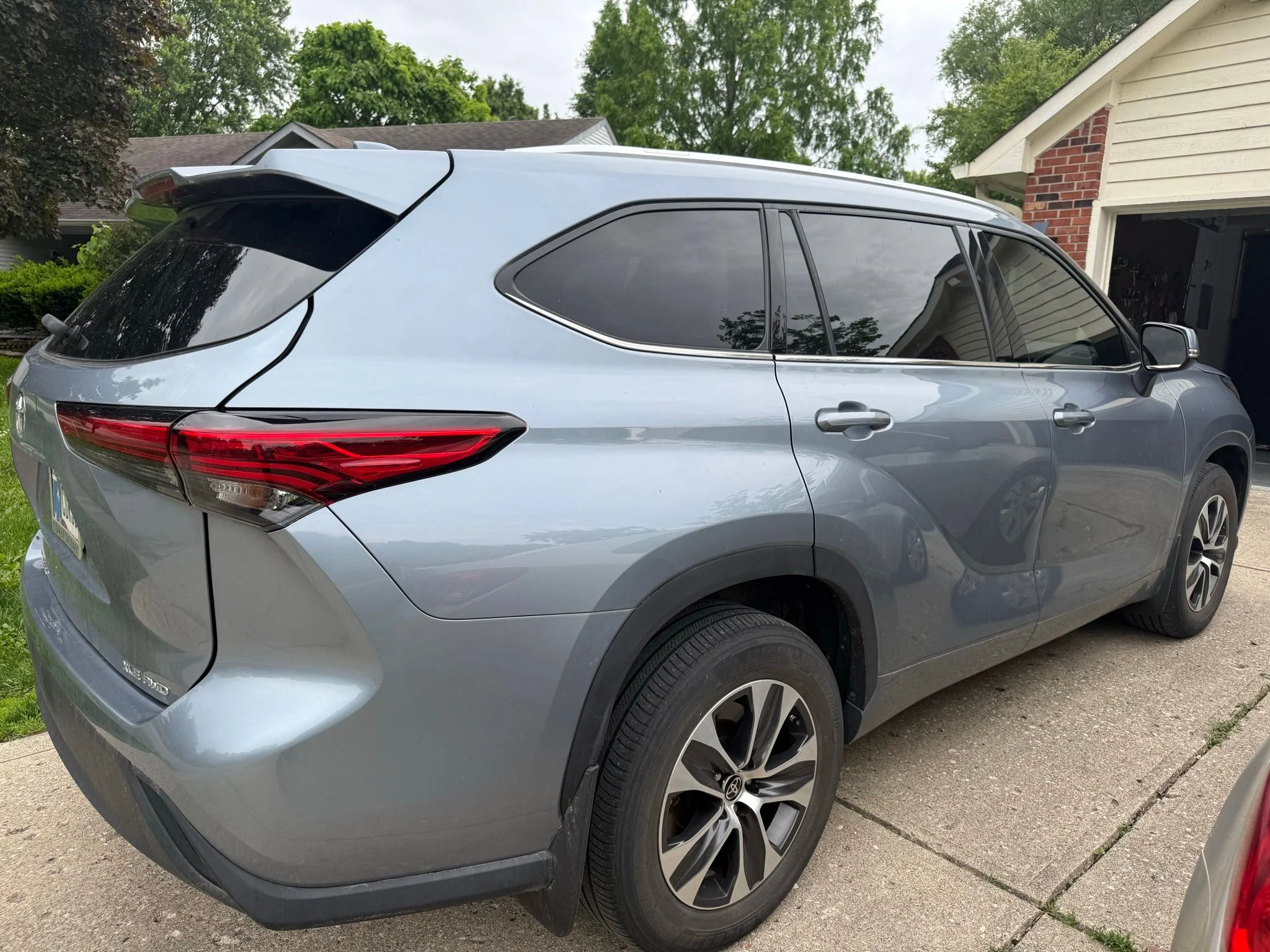 Used 2021 Silver Toyota XLE image 12