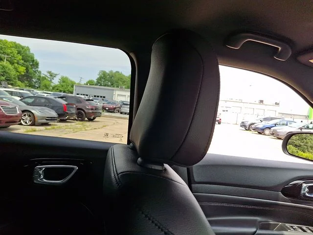 Used 2022 Black Jeep Latitude image 13