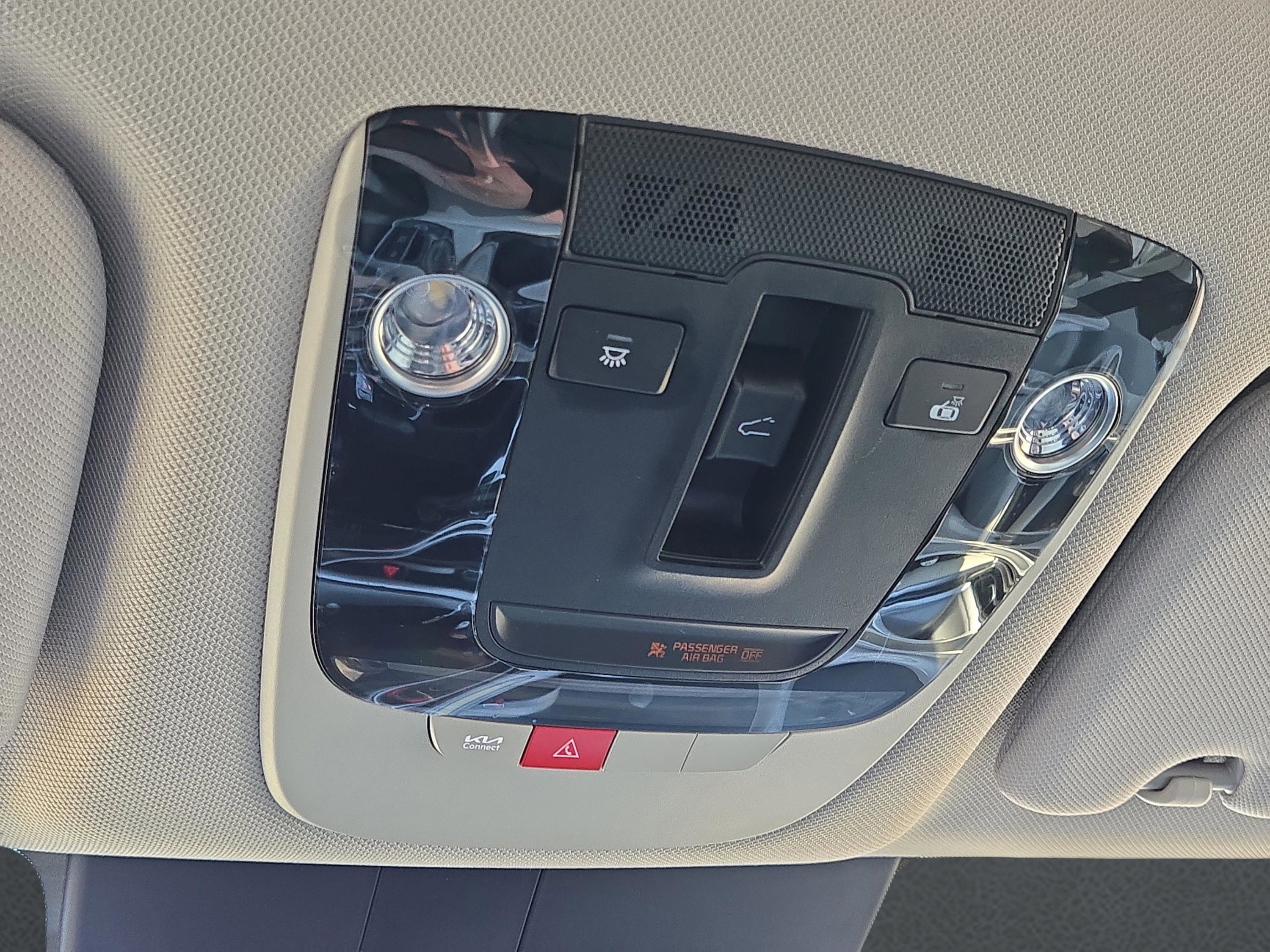 2025 Kia Sorento S - Photo 31