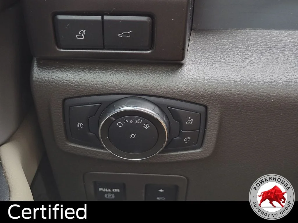 Used 2021 White Ford Limited image 30