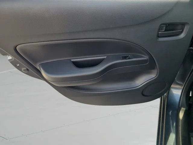 Used 2024  Mitsubishi ES image 14