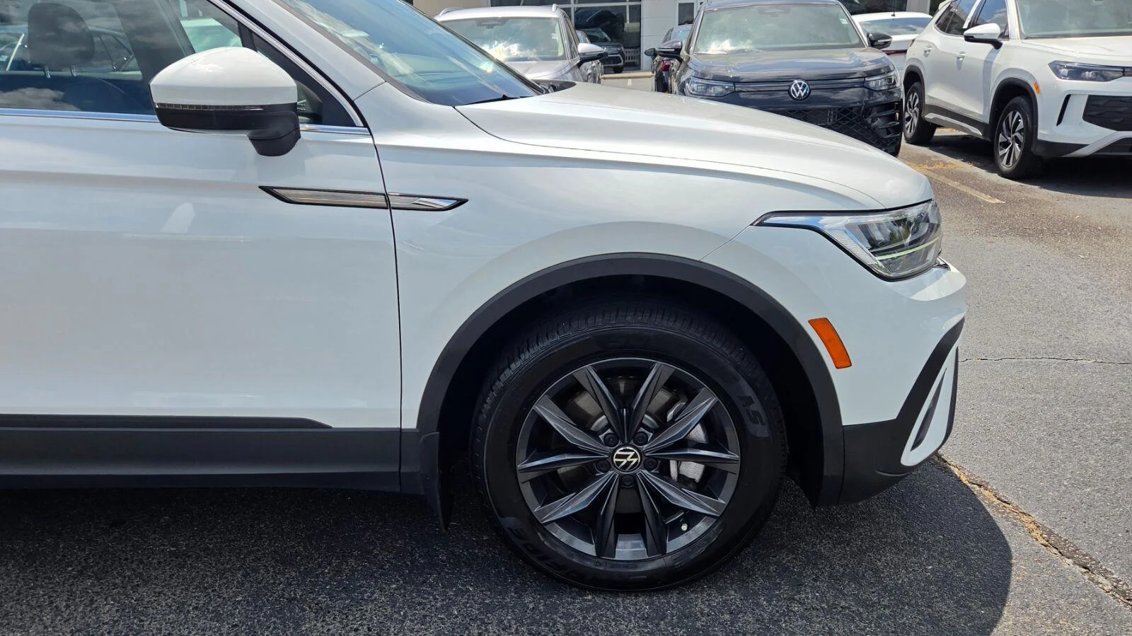 Certified Used 2022 Pure White Volkswagen SE image 16