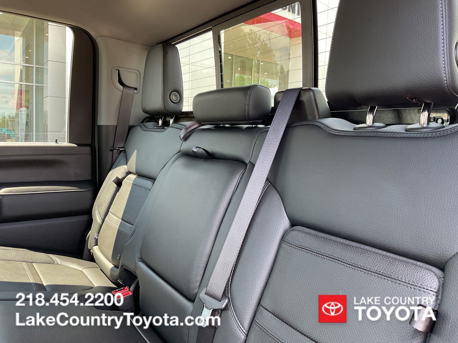 Used 2023  GMC Denali image 22
