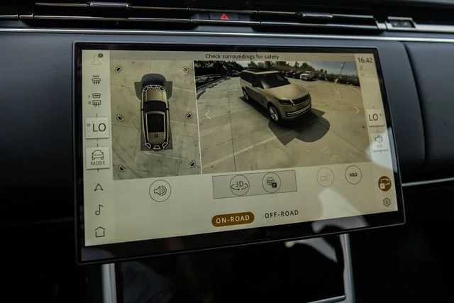 New 2026 Fuji White Land Rover SE image 30