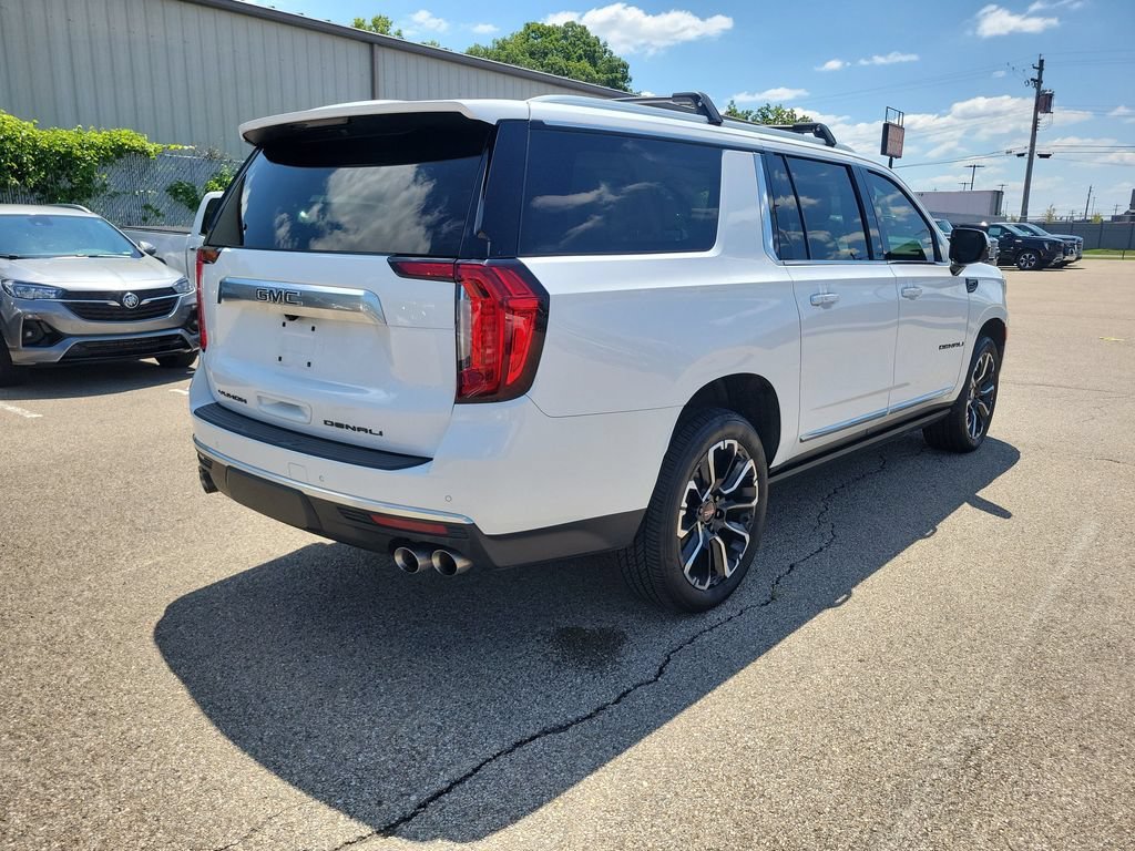 Used 2022 Summit White GMC Denali image 4