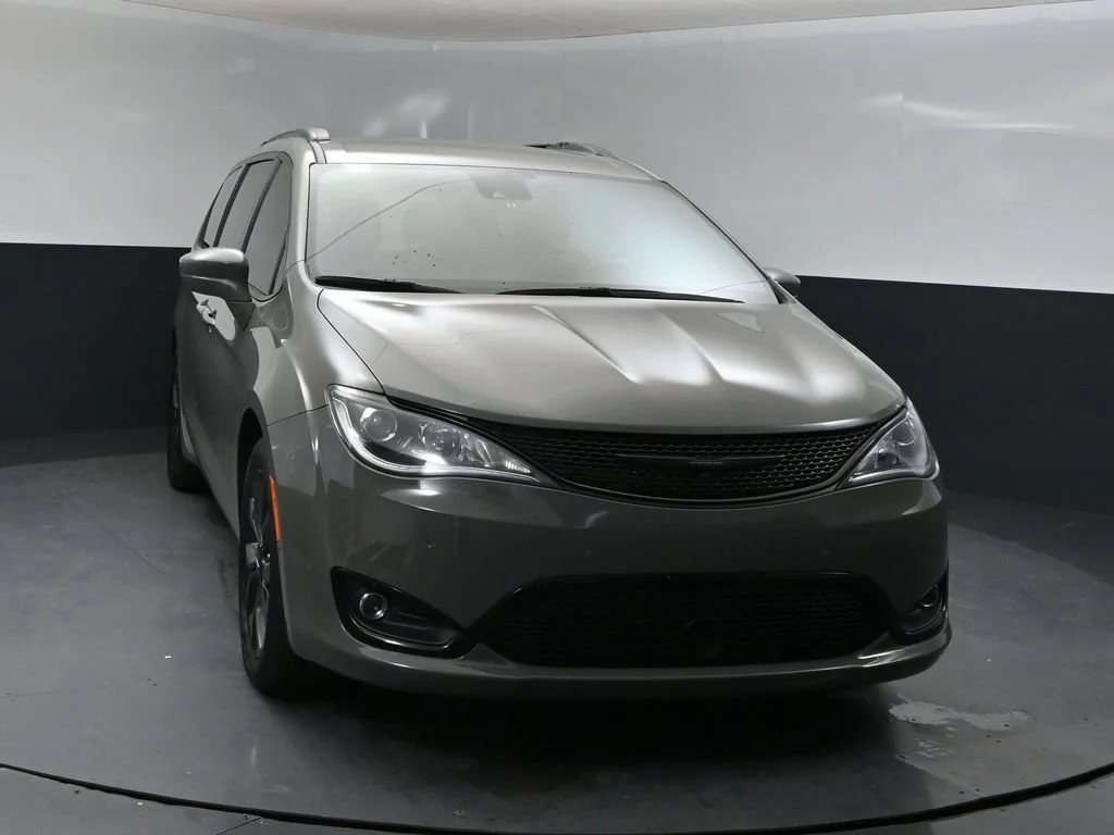 Used 2020 White Chrysler Touring L Plus image 6