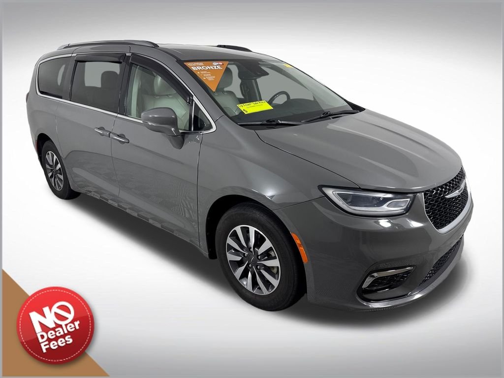 2021 Chrysler Pacifica Touring L's photo