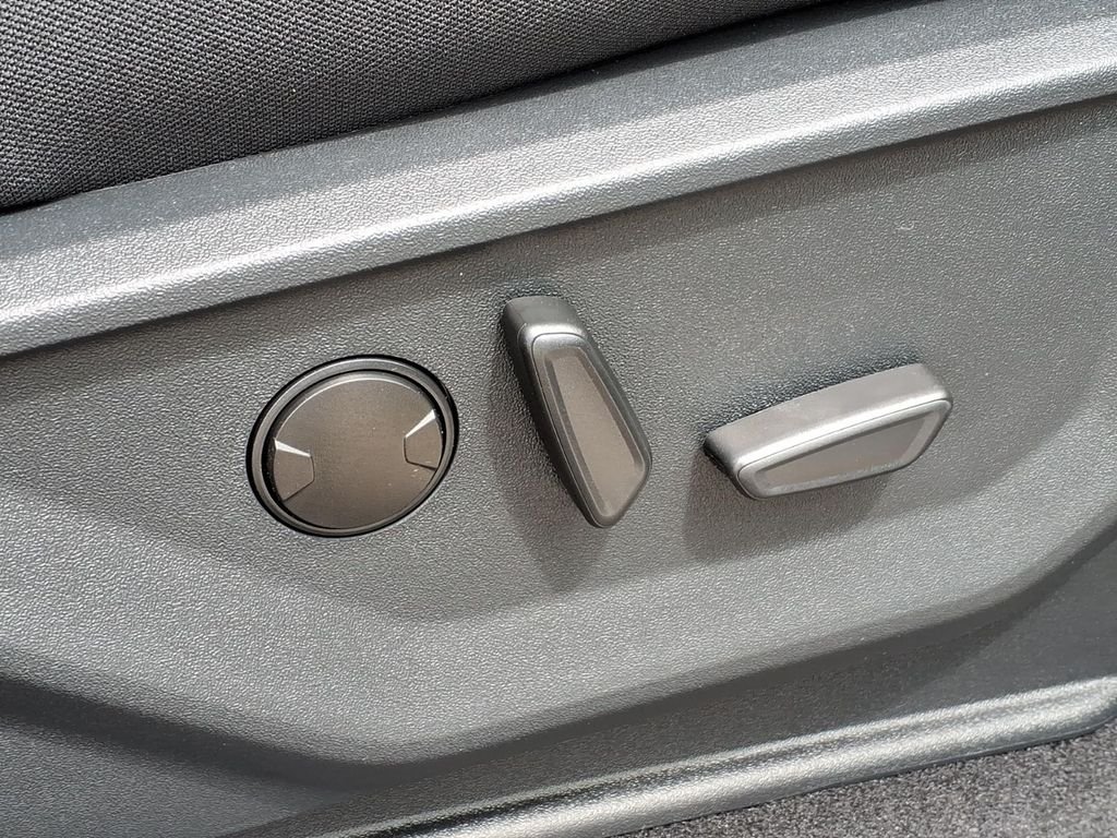 New 2026 Agate Black Metallic Ford XLT image 13