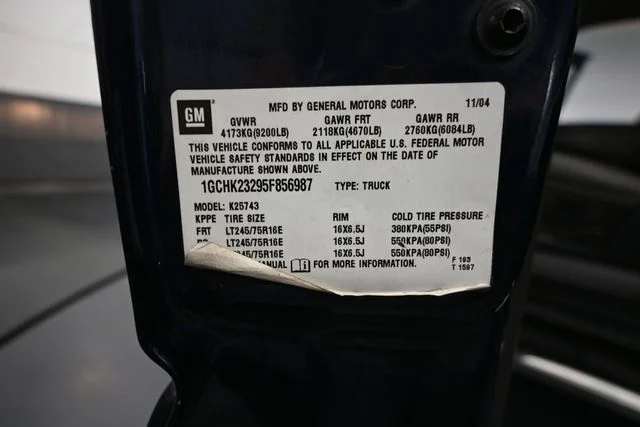 Used 2005 Blue Chevrolet LS image 46