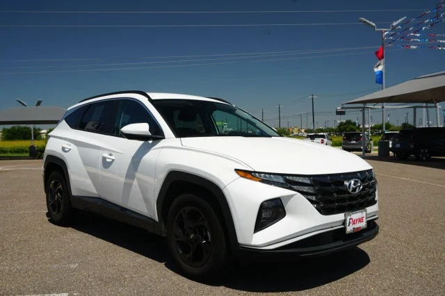 Used 2024 White Pearl Hyundai SEL image 3