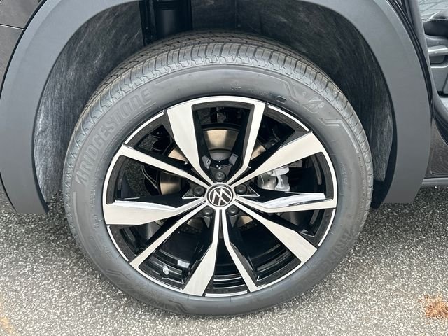 New 2026 Black Volkswagen 2.0T SEL Premium R-Line image 17
