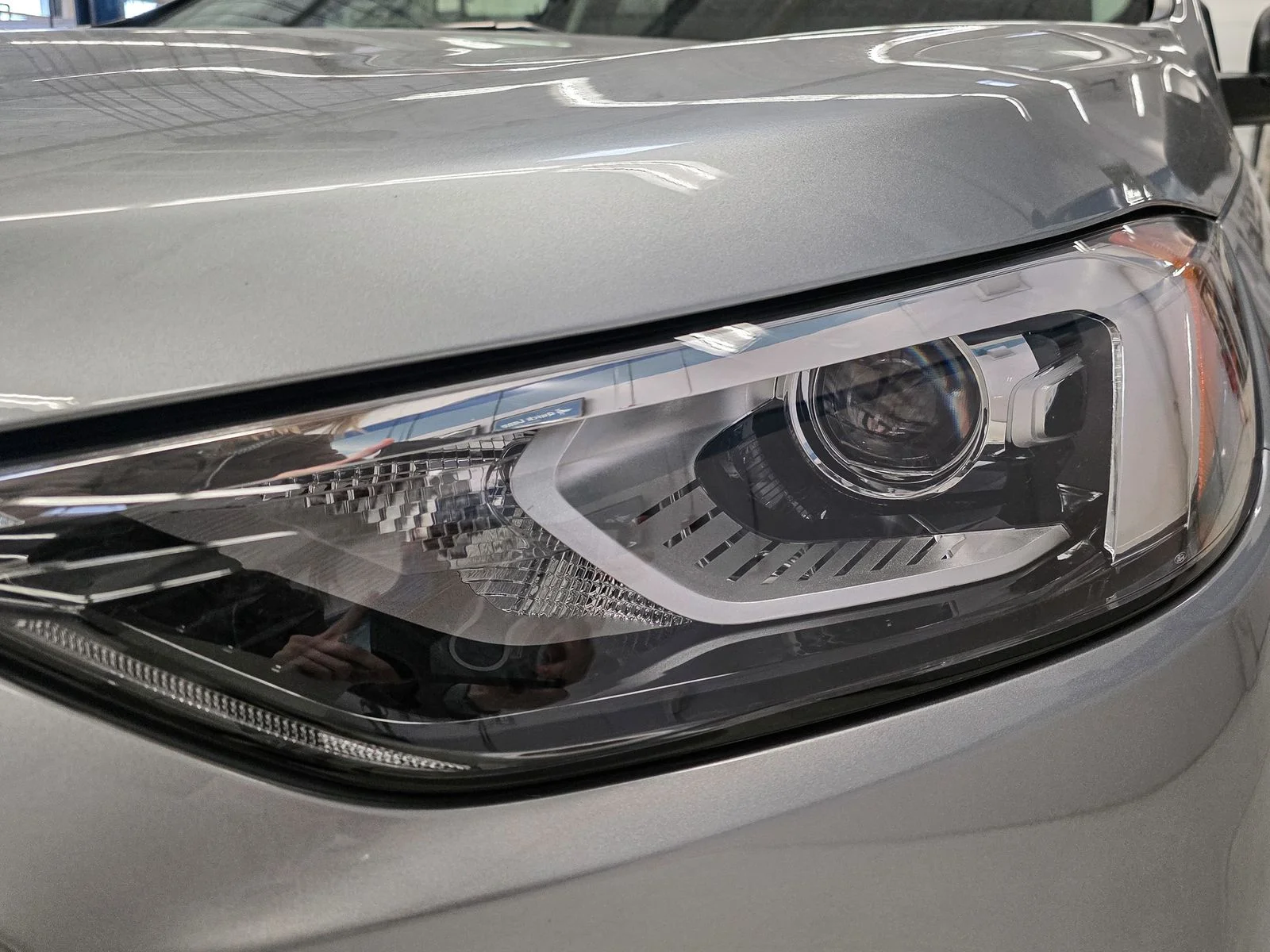 New 2024 Iconic Silver Metallic Ford SE image 14