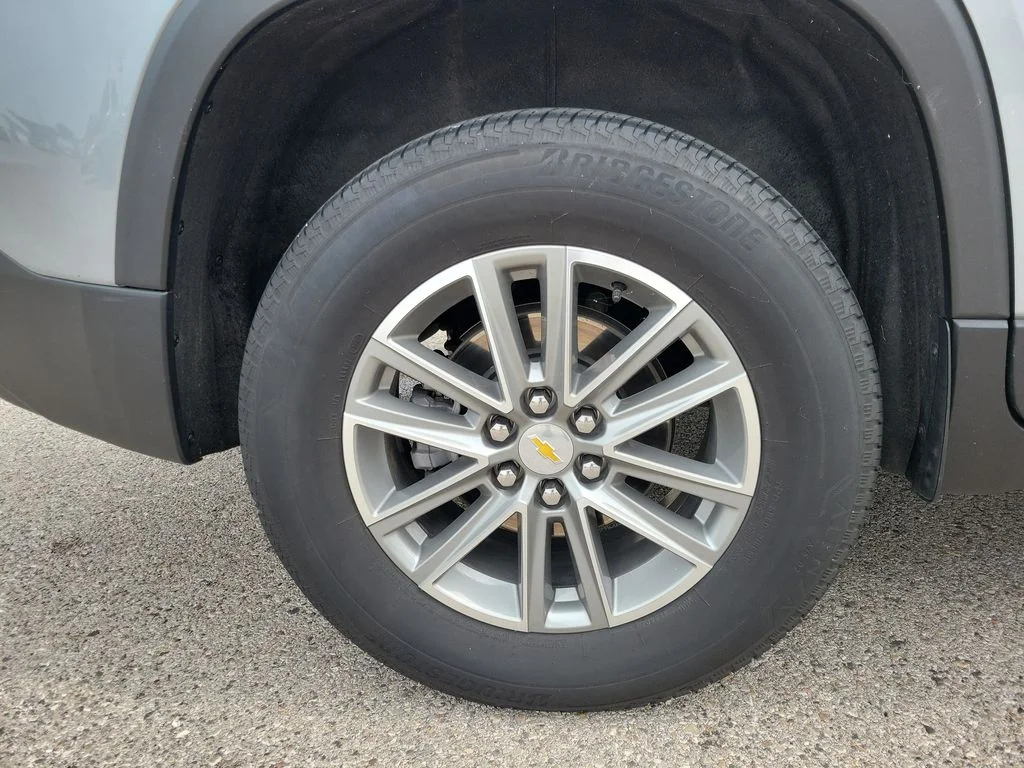 Used 2023 Gray Chevrolet LT image 5