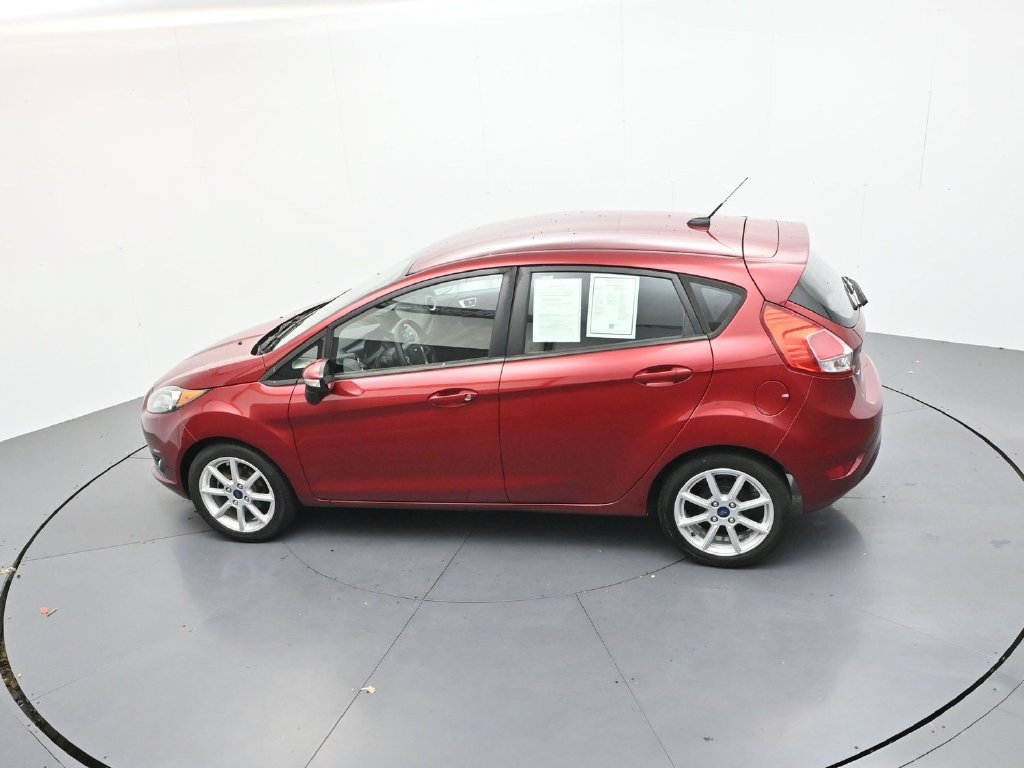 Used 2015 Red Ford SE image 19