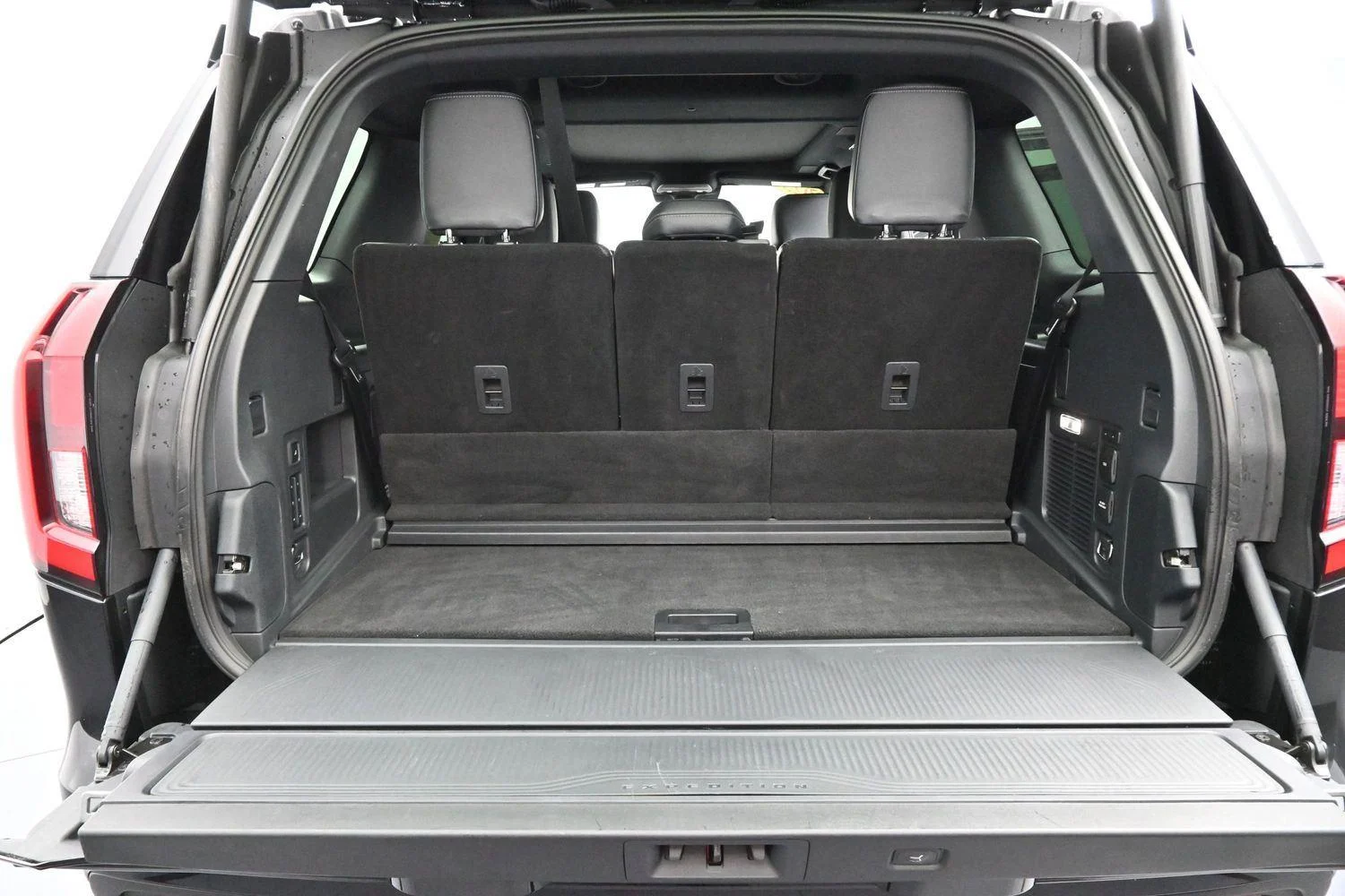 Used 2025 Black Ford Platinum image 10