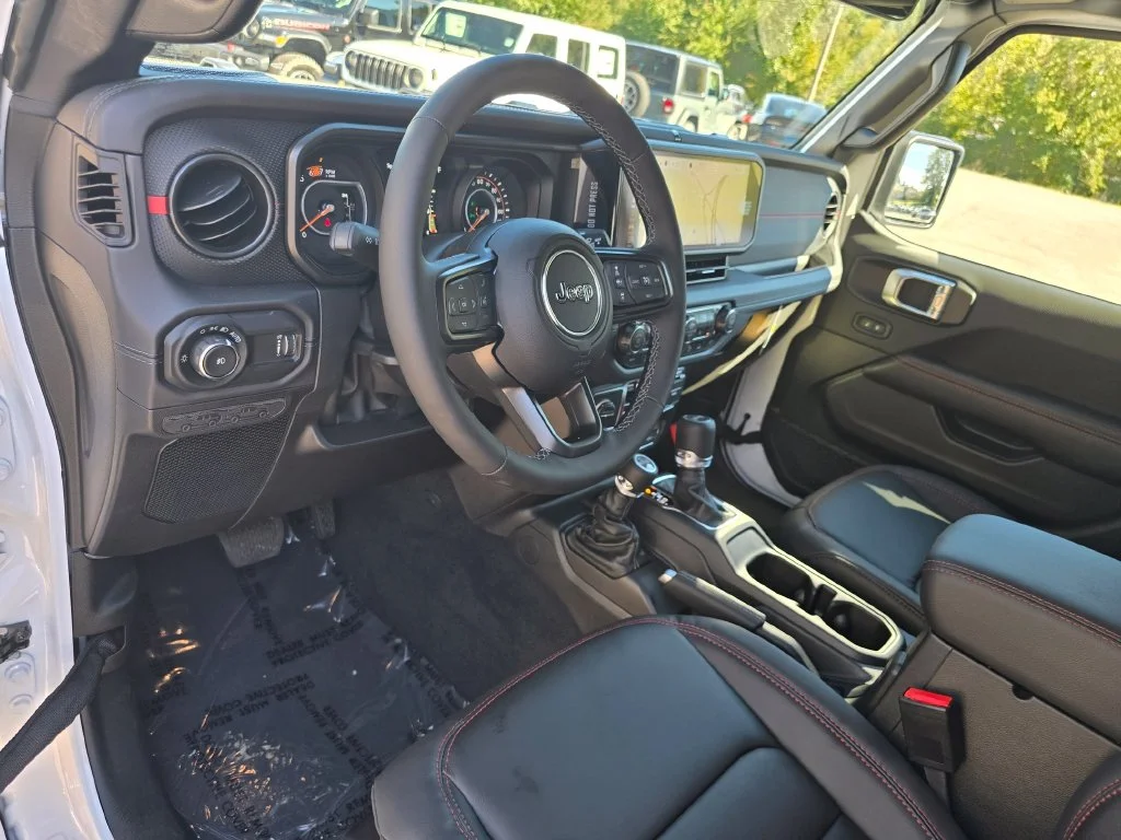 New 2027 White Jeep Rubicon X image 24