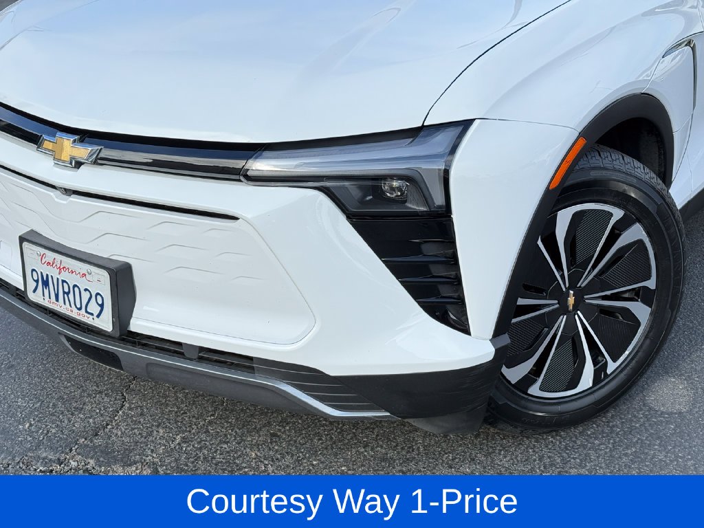 Used 2024 White Chevrolet LT image 4