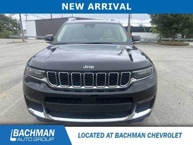 Used 2021 Diamond Black Crystal Pearlcoat Jeep Limited image 3