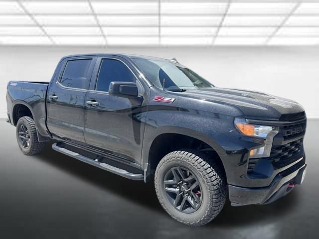 Used 2022 BLACK Chevrolet Custom Trail Boss image 1