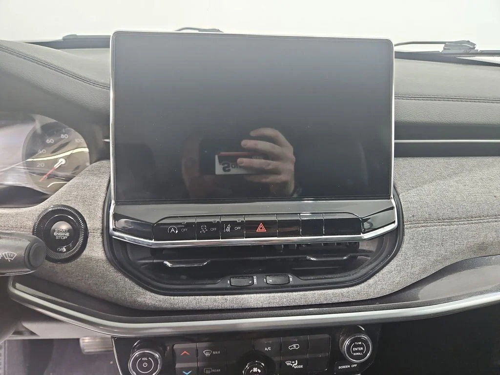 2022 Jeep Compass Latitude Lux - Photo 19