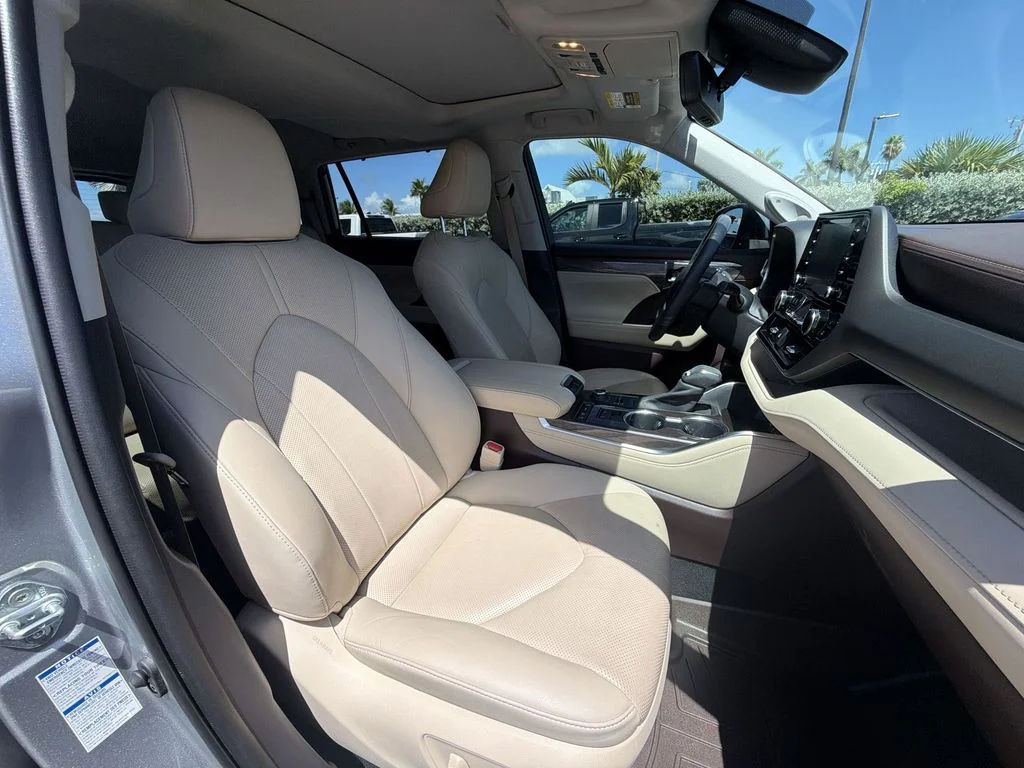 Used 2020 Silver Toyota Limited image 35