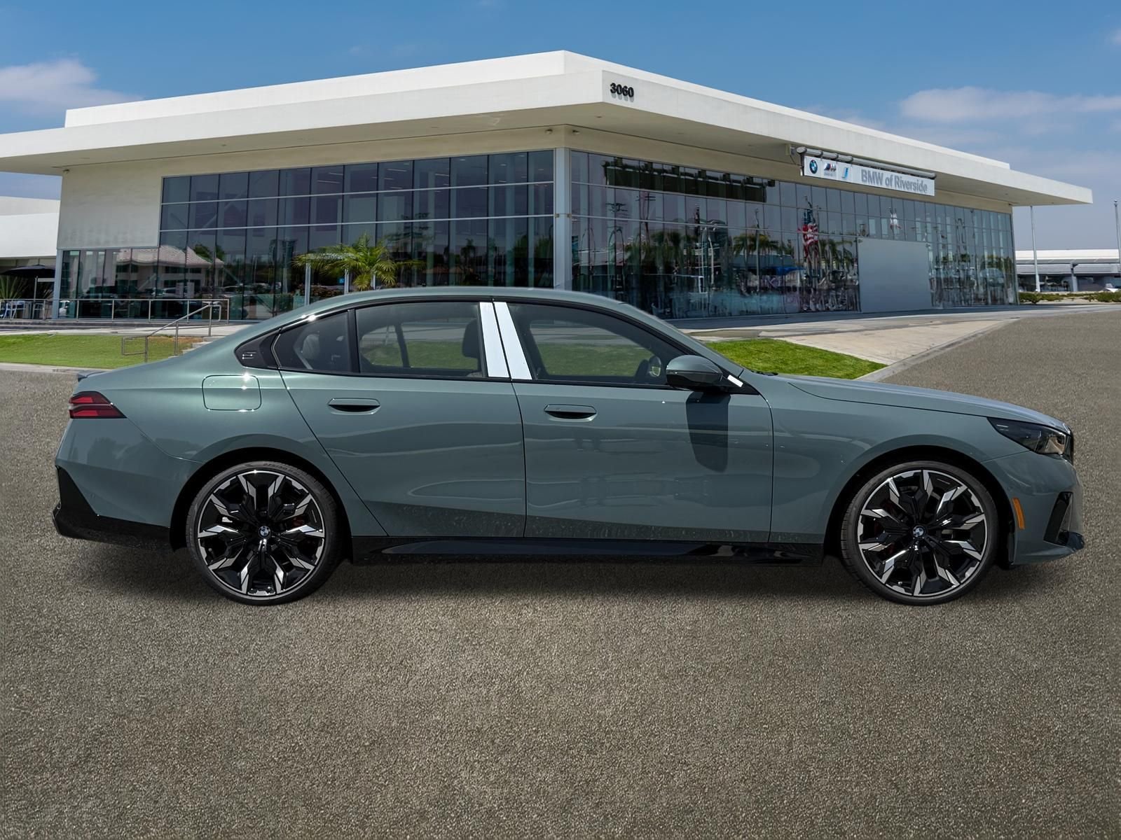 New 2027 Cape York Green Metallic BMW 530i image 12