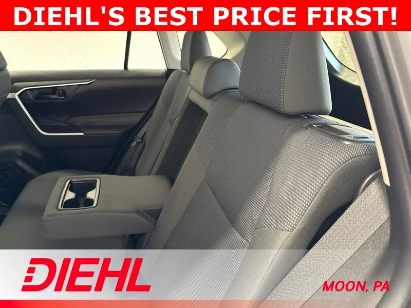 Used 2019 Silver Toyota LE image 16