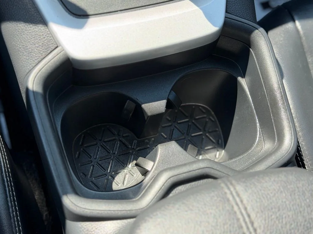 Used 2020 Gray Toyota XLE Premium image 21
