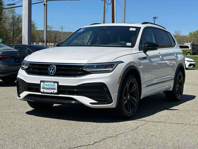 2023 Volkswagen Tiguan SE R-Line Black