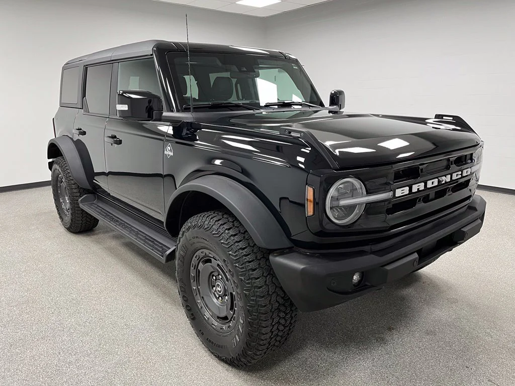 Used 2025 Black Ford Outer Banks image 2