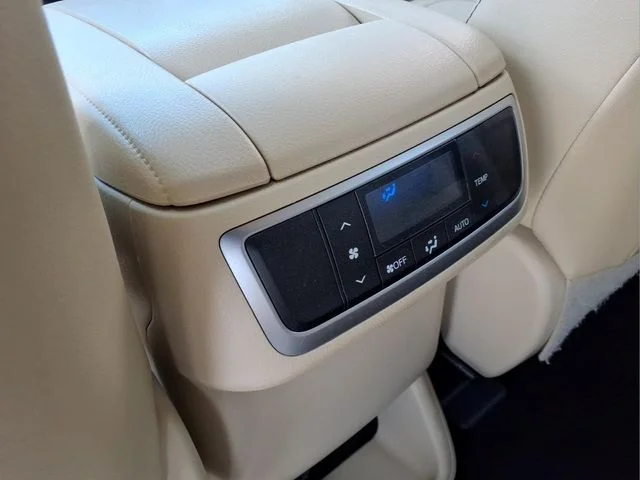 2019 Toyota Highlander XLE - Photo 19