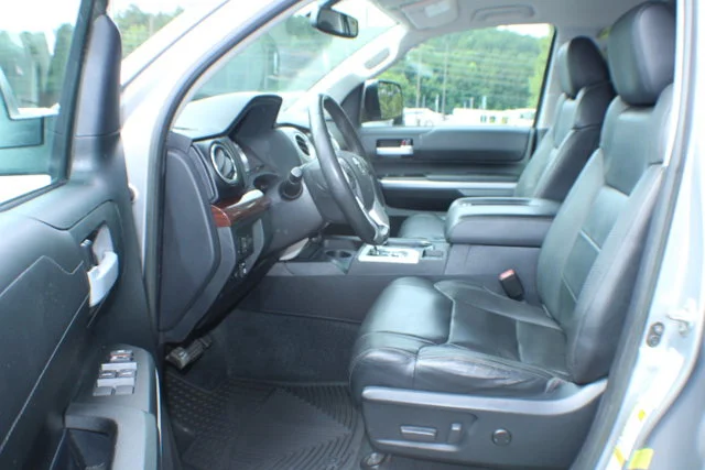 Used 2016 Silver Sky Metallic Toyota LTD image 9