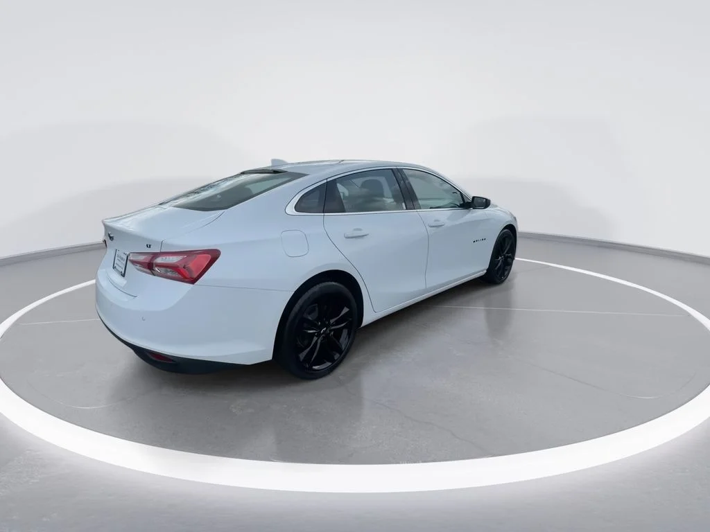 Used 2024 White Chevrolet LT image 8