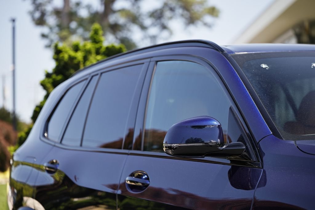 Used 2026 Tanzanite Blue II Met BMW xDrive40i image 3