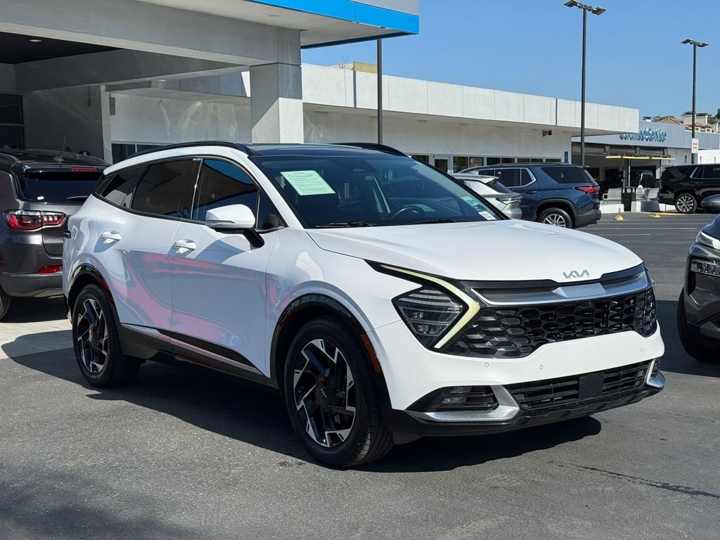 Used 2023 White Kia SX-Prestige image 5